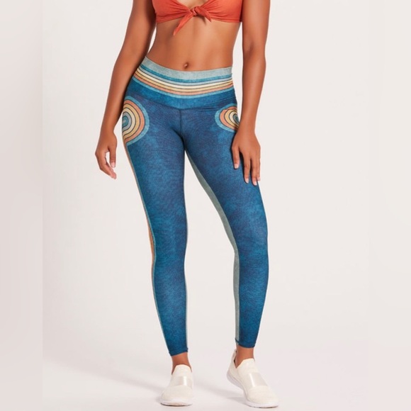 RARE Groovy Surf limited edition endless leggings.  Niyama sol, Small NEW w/tags - Picture 6 of 7